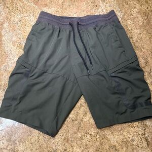 Under Armour HeatGear Shorts Mens Large Fitted Training Gym Green